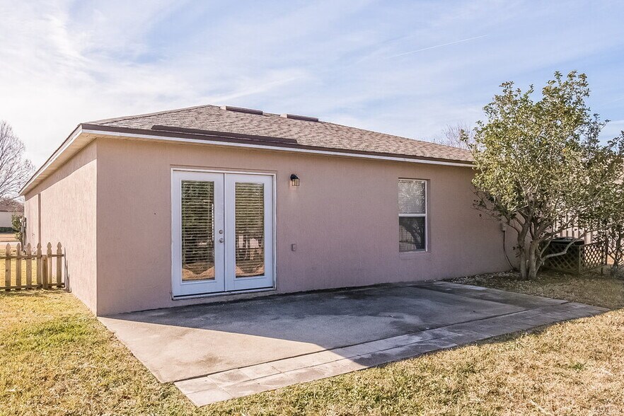 Building Photo - 12607 Reeding Ridge Dr N