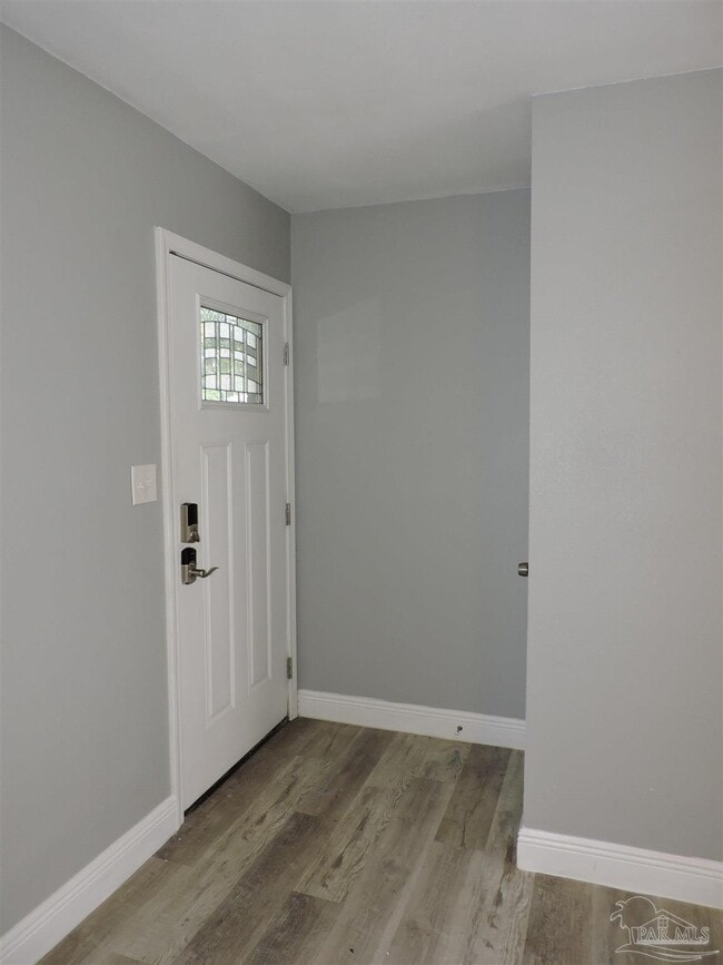 Building Photo - 603 N Crow Rd
