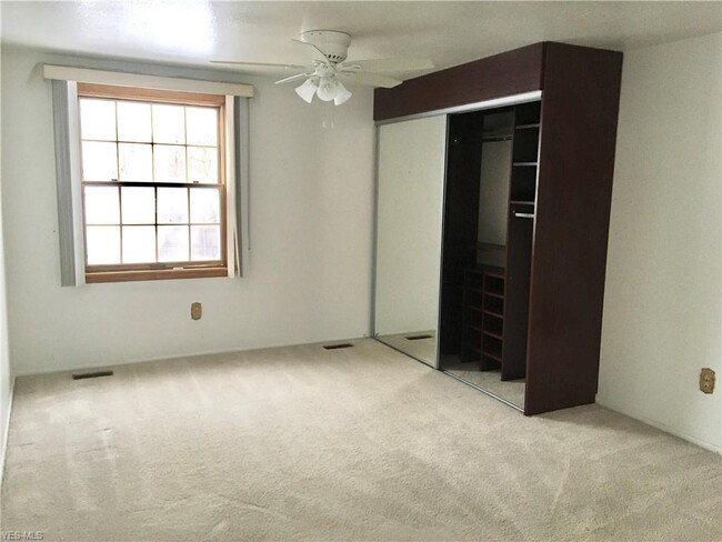Building Photo - 3753 Whitegate Dr
