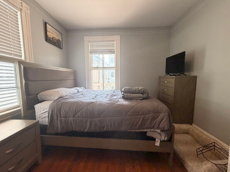 Building Photo - 18 Washburn St