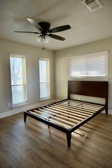 Building Photo - 8311 Babe Ruth St