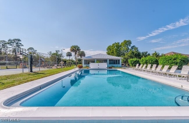 Building Photo - 2358 River Reach Dr