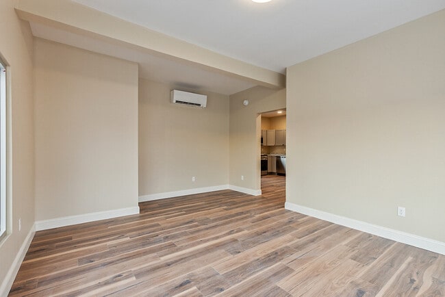 Building Photo - 392 S Main St