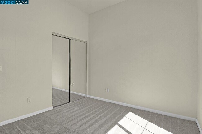 Building Photo - 276 Black Amber Way