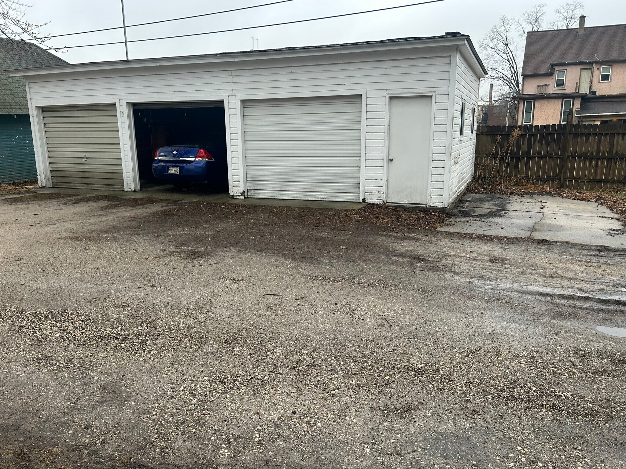 1.5 Garage and 1 car parking pad - 50 Amory St