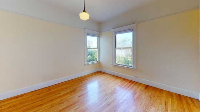 Building Photo - 1738 Bush St