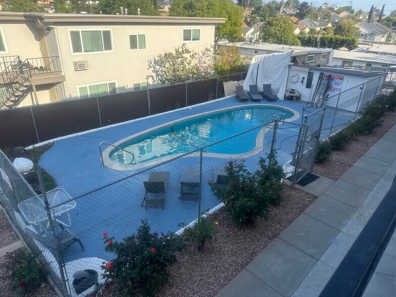 Building Photo - 729 E Elder St