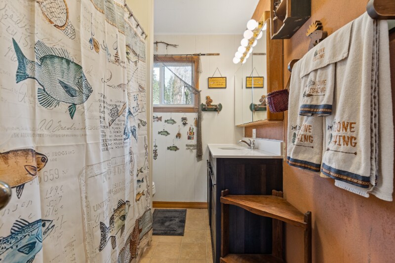 Building Photo - 670 Riverside Rd