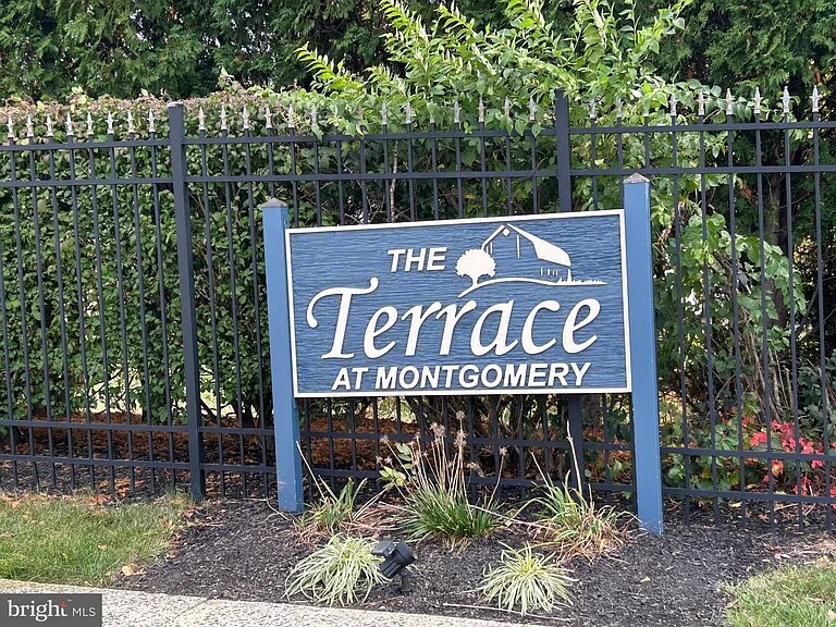 Building Photo - 302 Joshua Ct