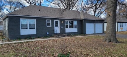 Building Photo - 629 S Troost St