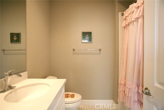 Building Photo - 120 Long Fence