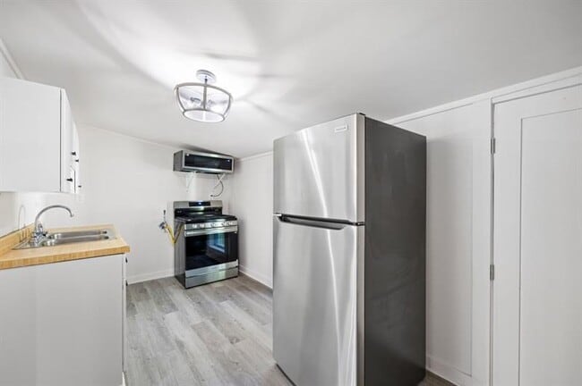 Building Photo - 24 E Iron Belt Rd SE