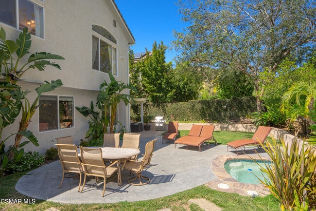 Building Photo - 1004 Lambourne Pl