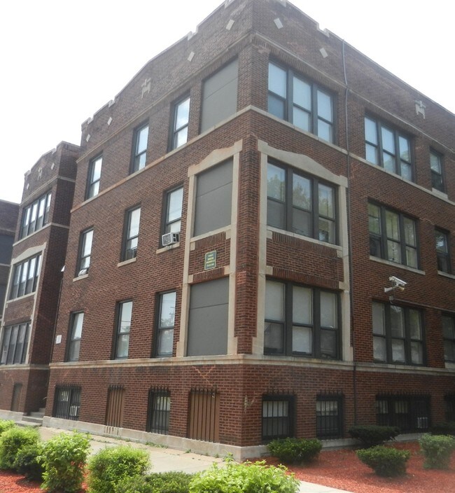 Primary Photo - 7436 S Kingston St