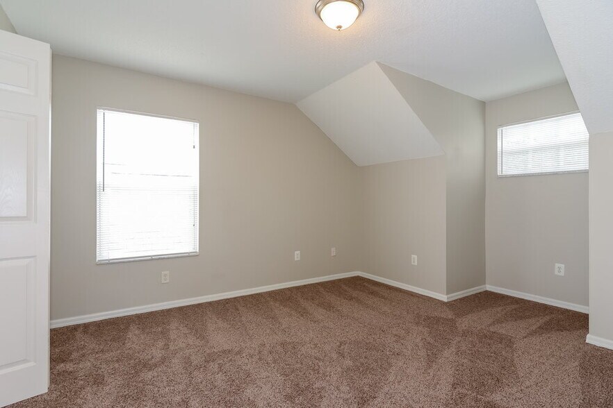 Building Photo - 22715 St Thomas Cir