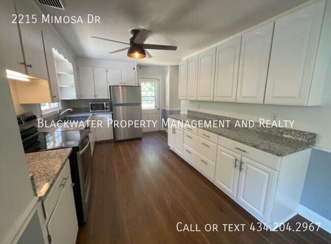 Building Photo - 2215 Mimosa Dr