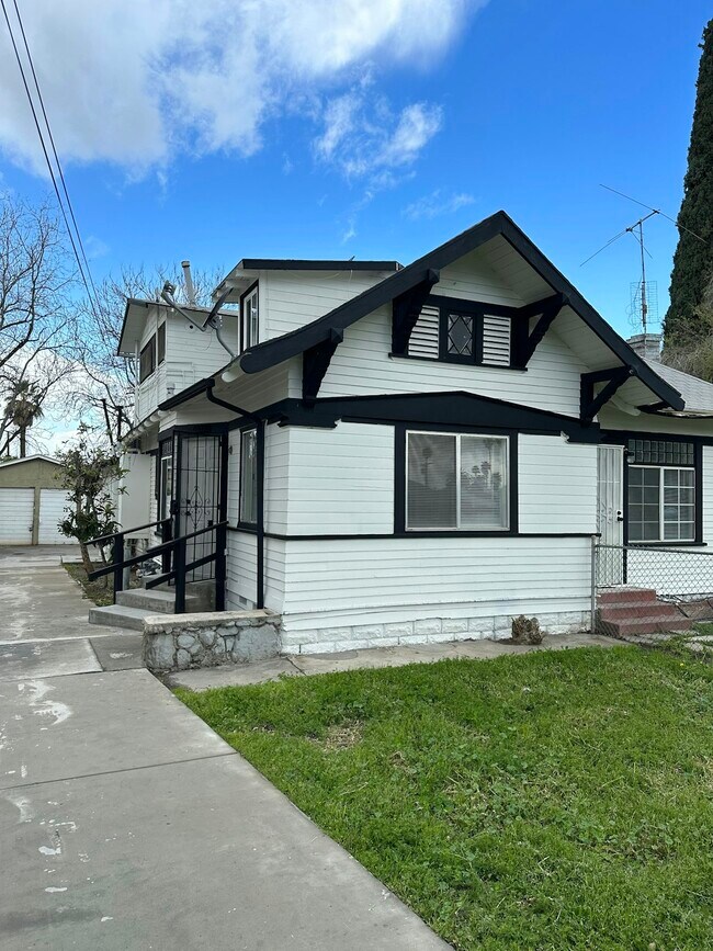 Primary Photo - 3633 Kansas Ave
