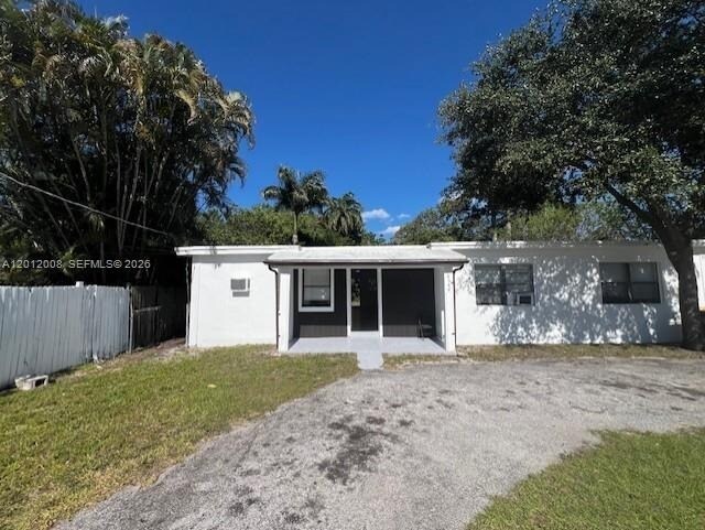Building Photo - 4548 SW 33rd Ave