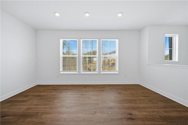 Building Photo - 376 Sunset Holw St