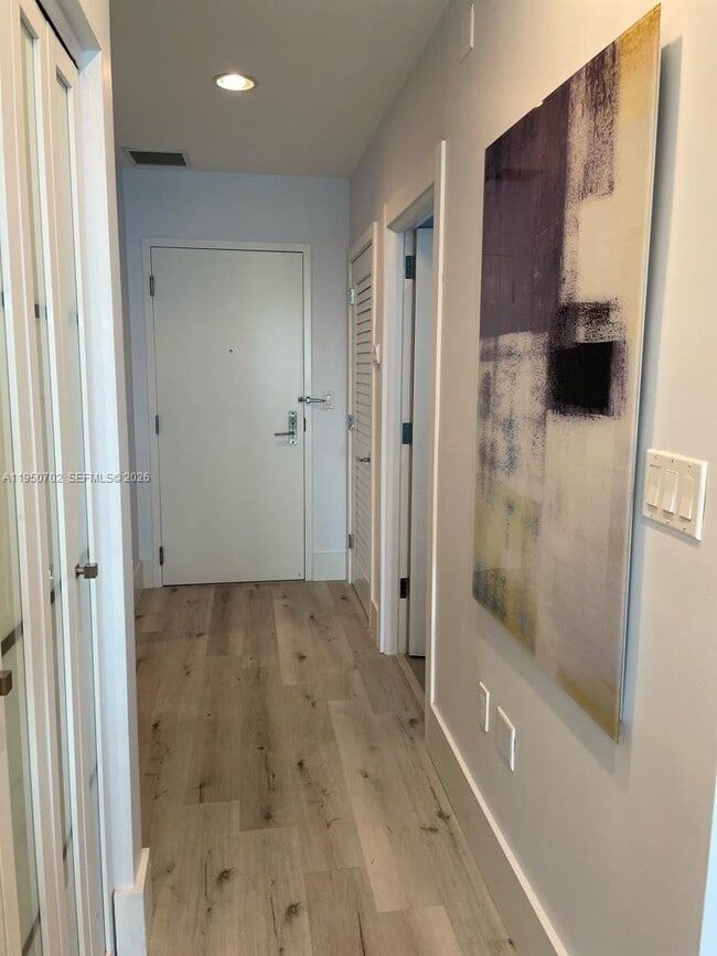 Building Photo - 7928 East Dr