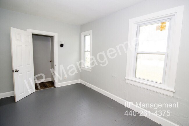 Building Photo - 3130 W 33rd St