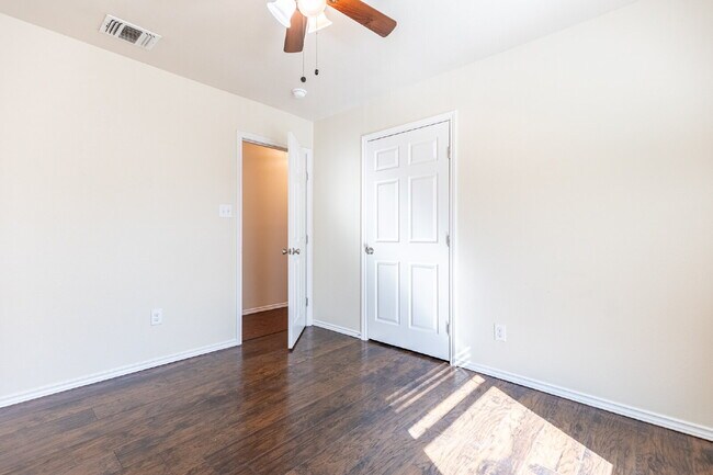 Building Photo - 8016 Landing Ave