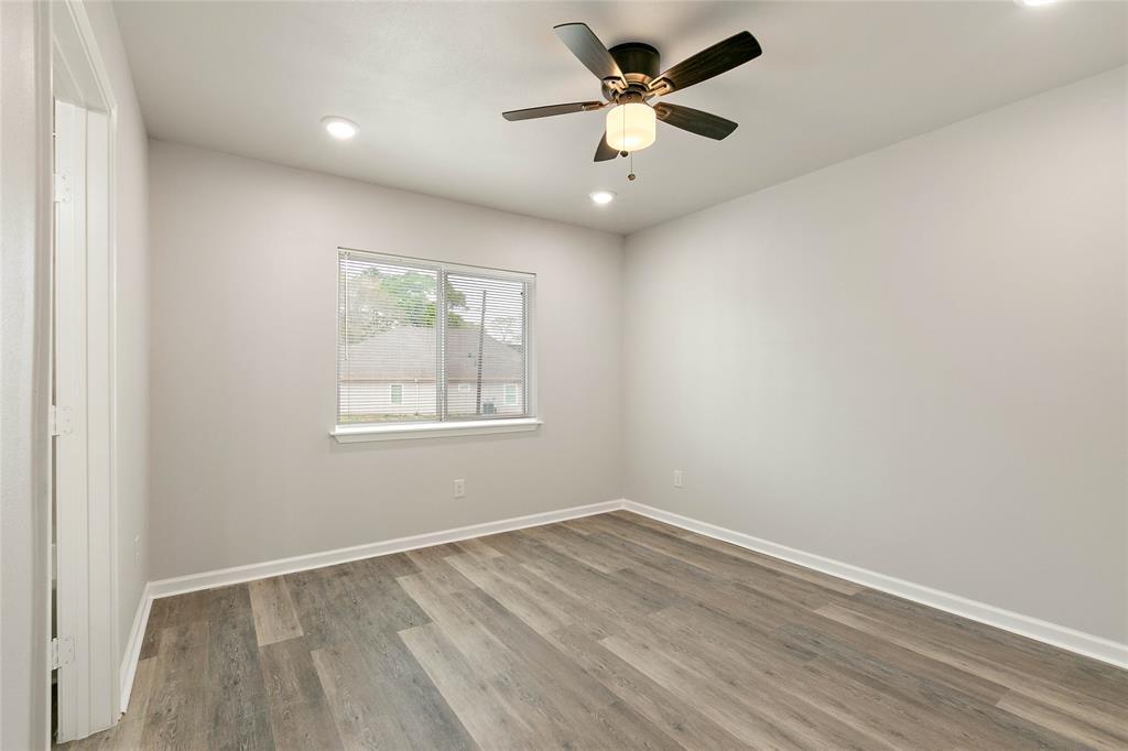 Building Photo - 28402 Champion Oaks Dr