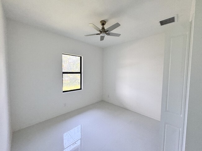 Building Photo - 4012 NW 22nd St