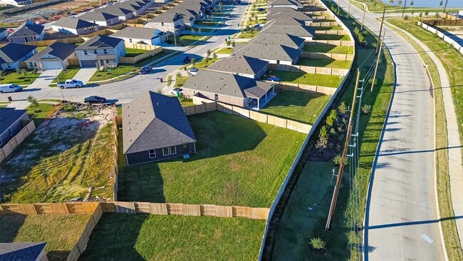 Building Photo - 26703 Willow Ln