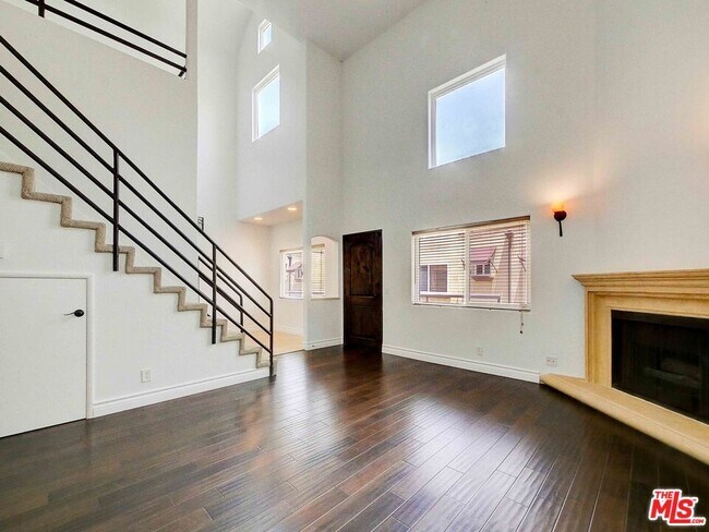 Building Photo - 4128 Whitsett Ave