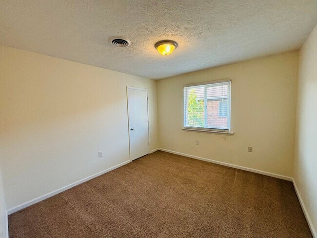 Building Photo - * RE-RENTAL AVAILABLE 8/14/26 * 4 Bedroom, 2 Bath Apartment