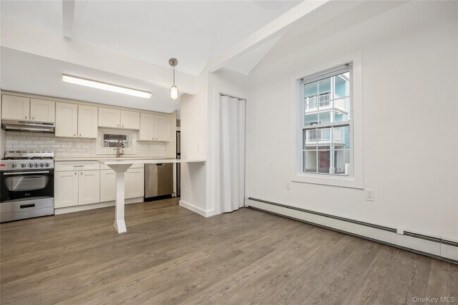 Building Photo - 195 Oceanview Ave