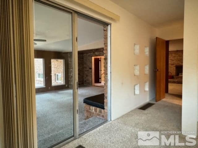 Building Photo - 2125 Lakeside Dr