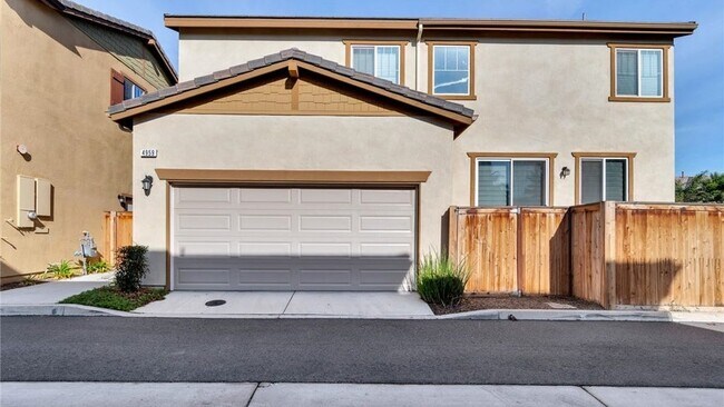 Building Photo - 4959 Camarillo Ln