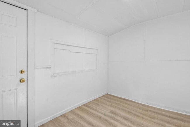 Building Photo - 1855 Brunner St