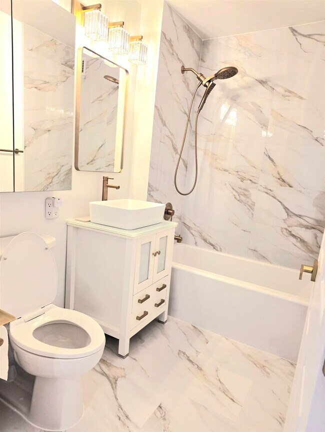 Building Photo - 20 2nd street WASHINGTON St