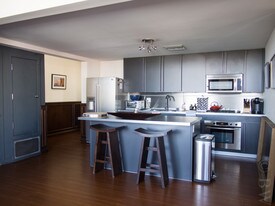 Building Photo - 257 S Spring St