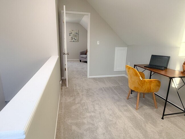 Building Photo - For rent or Sale - 3 bedroom 1 bath house - Updated throughout