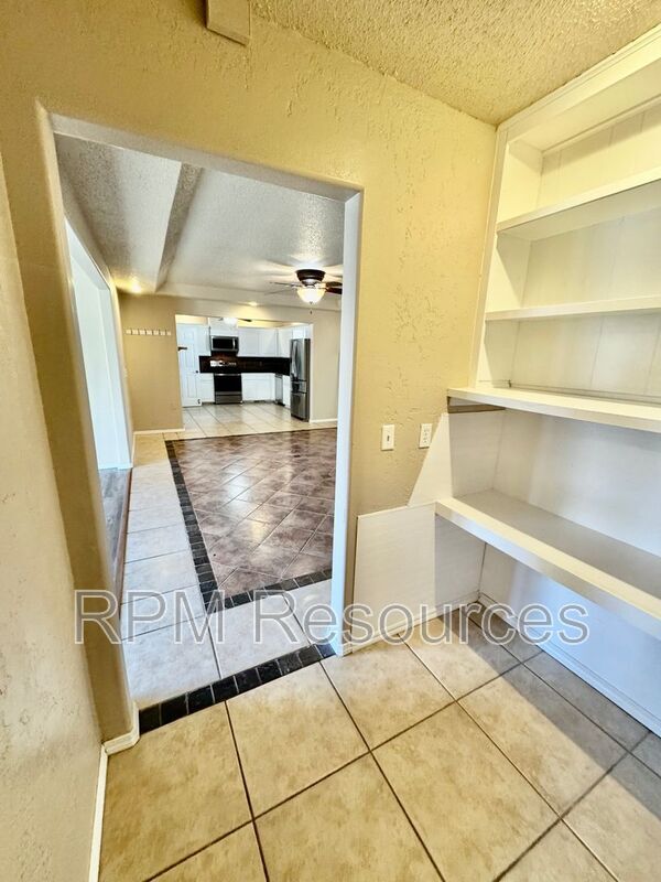 Building Photo - 725 Mabel C Fry Blvd