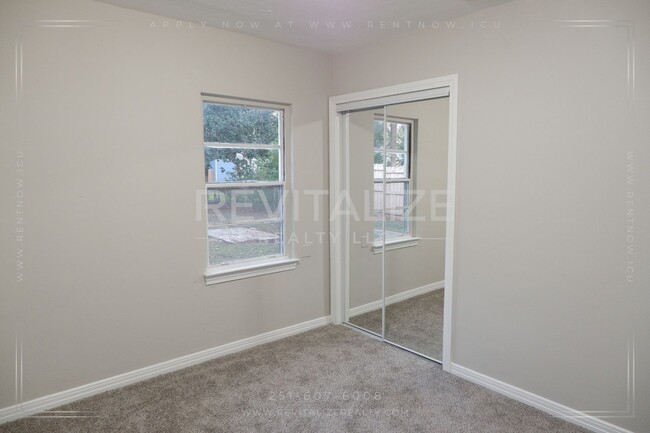 Building Photo - Newly Updated 3 Bed/1 Bath Home in Midtown!