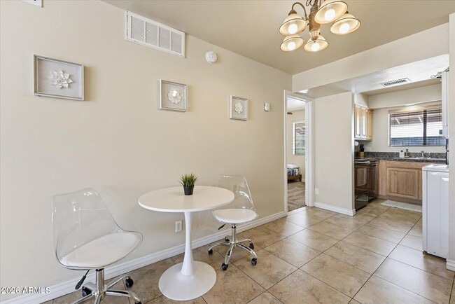 Building Photo - 3200 S Litzler Dr