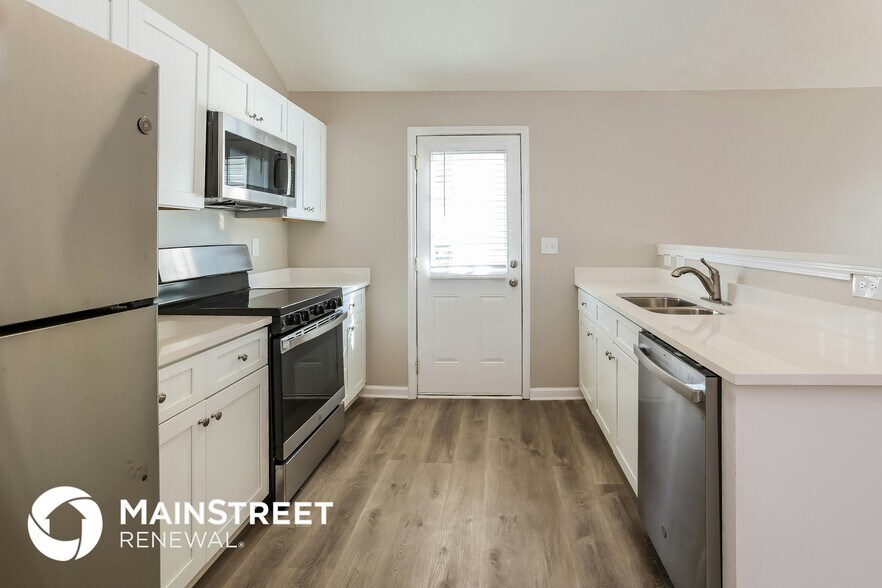 Building Photo - 5222 Alexander St