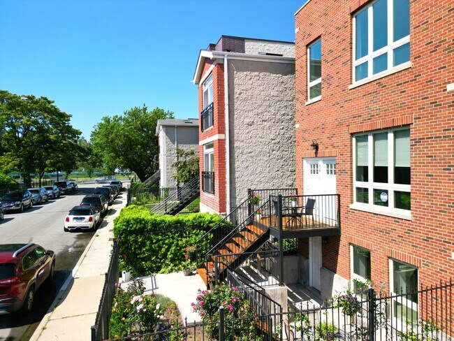 Building Photo - 517 S Campbell Ave