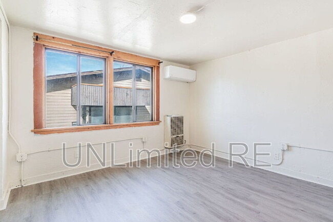 Building Photo - 306 S Humphreys St