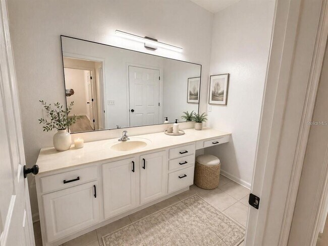 Building Photo - 6380 Contessa Dr