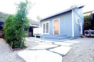 Building Photo - 616 W De La Guerra St