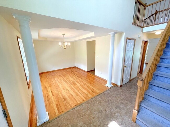 Building Photo - Spacious 3 bed 2.5 Bath Home Ready to Rent! Don’t Miss Out!