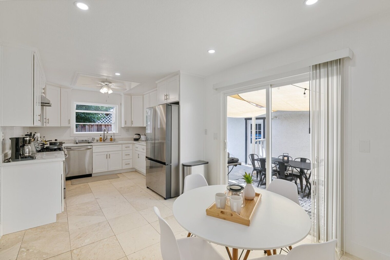 Building Photo - 398 Pinehurst Ave