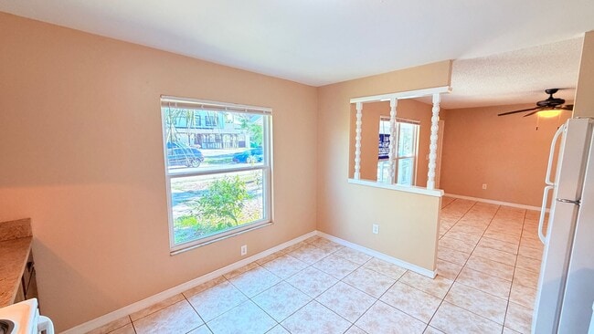 Building Photo - Cozy 2 BR / 2 BA Duplex