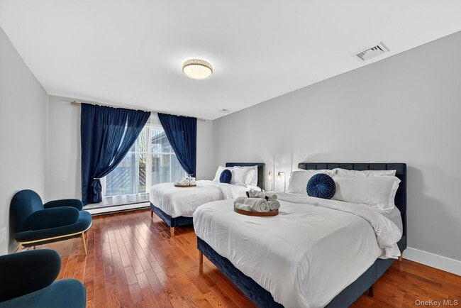 Building Photo - 66 Murray Dr